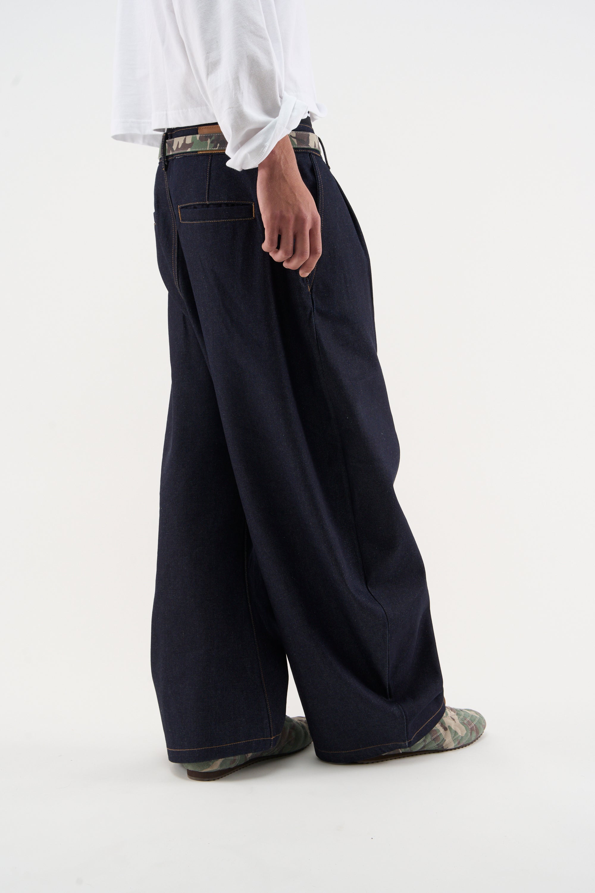 Shell Dark Pants