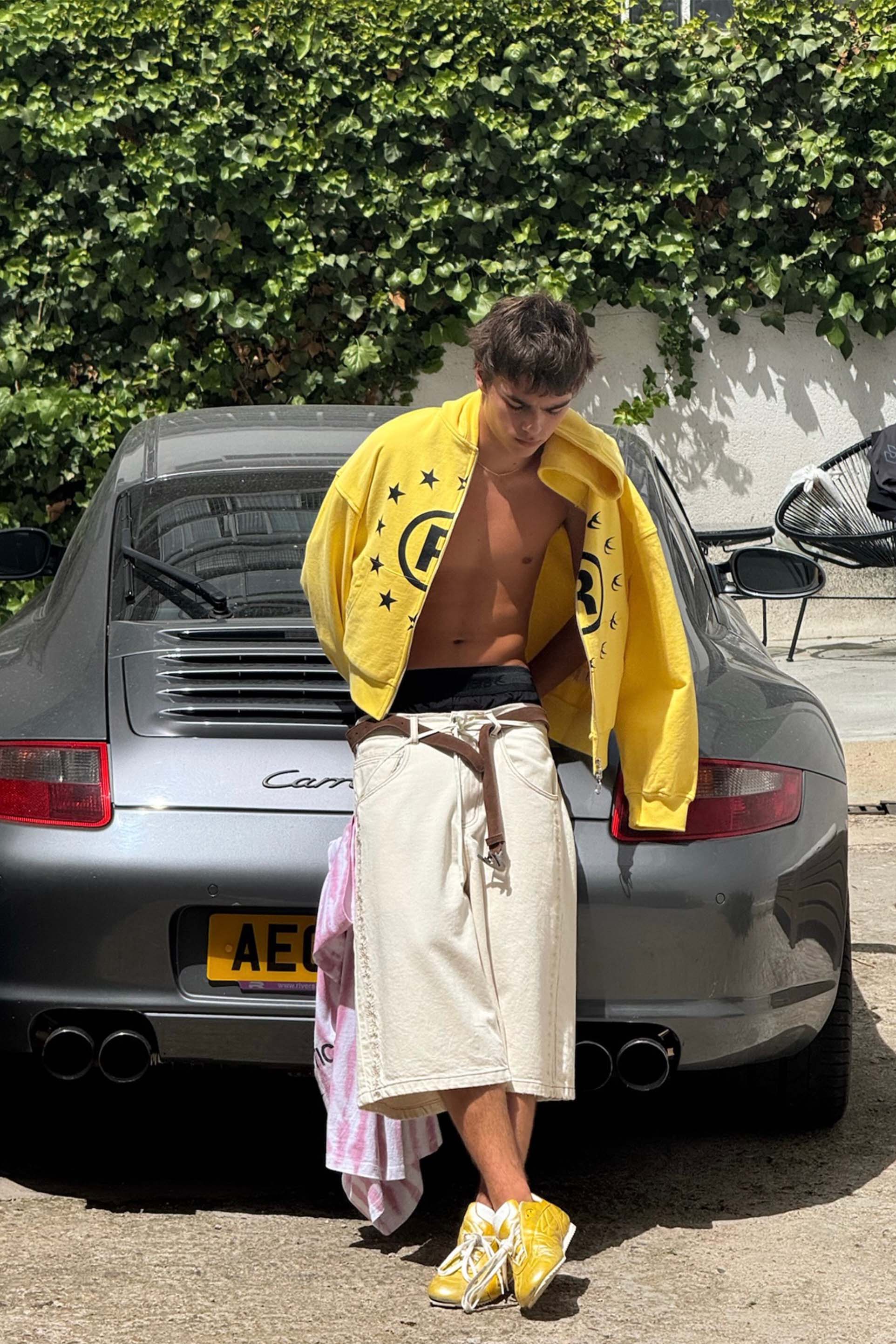 Confused Yellow Zipper